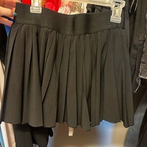 Aritzia TnAction skirt